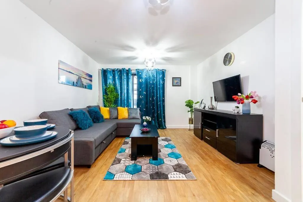 Perfect For Long Stays Business & Family Guests! Parking Stratford London Sleeps 6 Guests! Wifi & Netflix United Kingdom