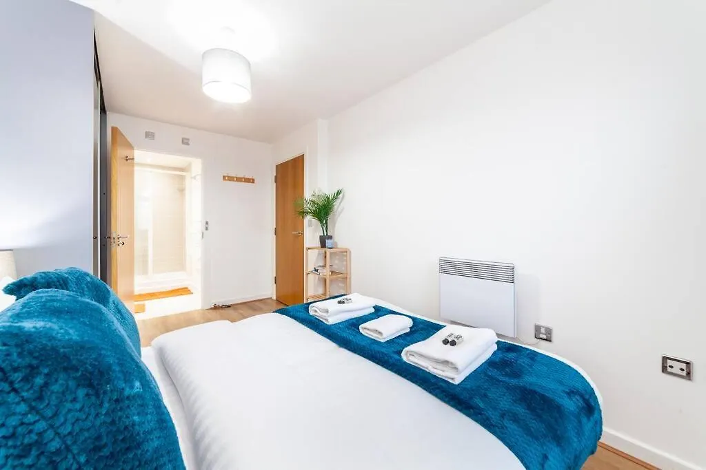 Apartment Perfect For Long Stays Business & Family Guests! Parking Stratford London Sleeps 6 Guests! Wifi & Netflix United Kingdom