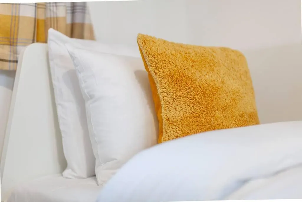 Apartment Perfect For Long Stays Business & Family Guests! Parking Stratford London Sleeps 6 Guests! Wifi & Netflix