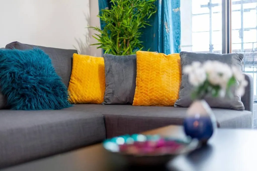 Apartment Perfect For Long Stays Business & Family Guests! Parking Stratford London Sleeps 6 Guests! Wifi & Netflix United Kingdom