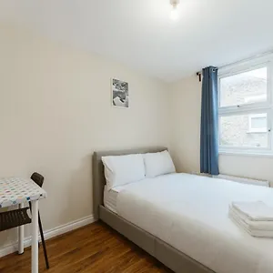 Ostello Mile End 57a, Londra