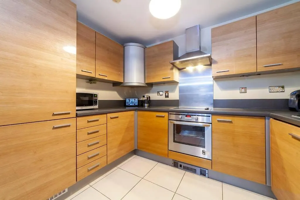 Apartmán Perfect For Long Stays Business & Family Guests! Parking Stratford London Sleeps 6 Guests! Wifi & Netflix